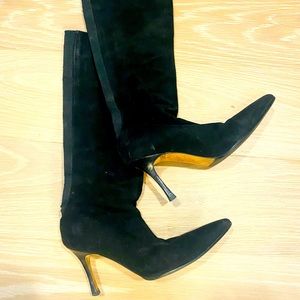 SOLD-Black suede Manolo boots to die for!
